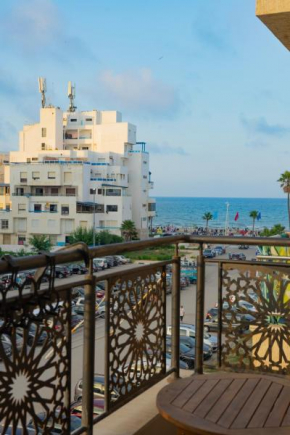 Enjoy Your Vacation Here, 1 min to The Beach, Only for families !!